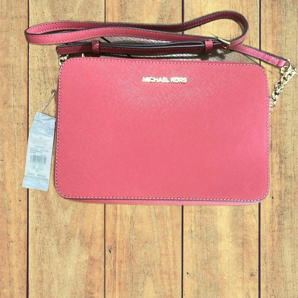 Michael Kors Pink Crossbody Bag with Sleek Design - Picture 1 of 4